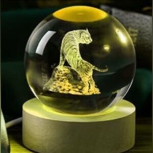 Amazing 3D Tiger Crystal Ball Glass Figurines in 60mm Collectibles Snow Globes